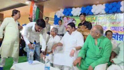সিউড়ি ১: তৃণমূলের সাংগঠনিক বৈঠকে উপস্থিত সিউড়ি বিধানসভার বিধায়ক নলহাটিতে, রাখলেন একাধিক বক্তব্য