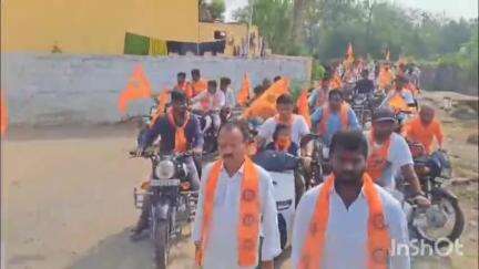 కరీంనగర్: మల్కాపూర్ లో శ్రీ లక్ష్మీనరసింహస్వామి ఆలయ వార్షికోత్సవం వైభవంగా పురవీధుల్లో శోభాయాత్ర