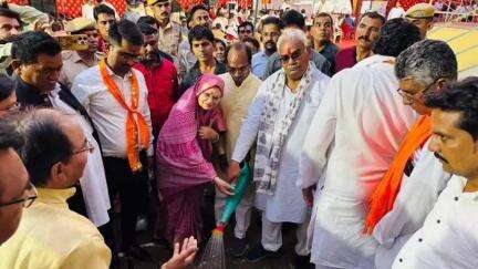 गोगुन्दा: शिक्षा मंत्री राजस्थान सरकार मदन दिलावर जयसमन्द में नवीन कक्षा कक्षों के उद्घाटन कार्यक्रम में हुए सम्मिलित