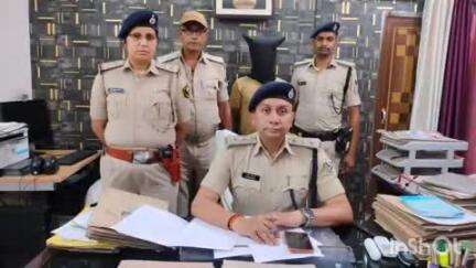धनरुआ: कादिरगंज से चोरी हुए ट्रैक्टर के साथ एक आरोपी को पुलिस ने पाईबीघा से गिरफ्तार किया