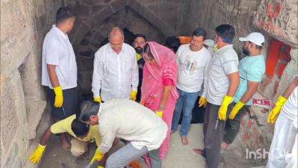 बदनावर: बदनावर में जल गंगा संवर्धन अभियान के तहत किया गया श्रमदान, SDM व तहसीलदार रहे मौजूद