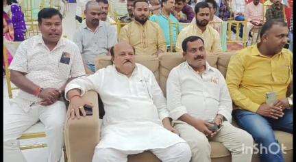 संपतचक: राजद पटना जिला नगर निकाय अध्यक्ष की पुत्री की सगाई समारोह में फतुहा विधायक पहुंचे