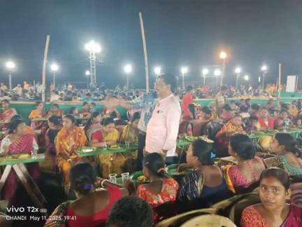 উদয়নারায়ণপুর: সিংটি রাজাপুর জাগ্রত যুবগোষ্ঠীর ক্লাবের পক্ষ থেকে কালী পুজো উপলক্ষে নরনারায়ণ সেবা উপস্থিত বিধায়ক