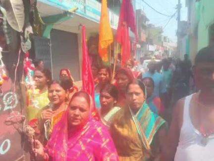 असरगंज: महर्षि मेंही की 141वीं जयंती पर असरगंज में नगर भ्रमण निकला, भंडारे में महाप्रसाद का वितरण किया गया