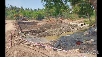 மேட்டுப்பாளையம்: சிக்காரம் பாளையம் ஊராட்சி கருப்பராயன் நகர் பகுதியில் 2 கோடி 83 லட்சம் ரூபாய் மதிப்பீட்டில் பாலம் கட்டும்பணிதுவக்கம்