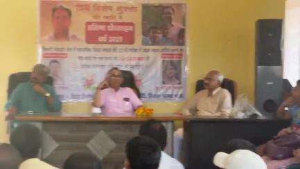 देवेंद्रनगर: ग्राम पंचायत सिलगी में प्रिय विशेष शुक्ला की स्मृति में मेधावी छात्र-छात्राओं को सम्मानित किया गया