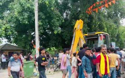 ठाकुरगंज: ठाकुरगंज में जेसीबी की चपेट में आने से महिला की मौत, भातडाला चौक के पास हुआ हादसा