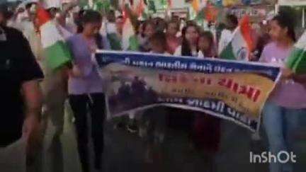 ચીખલી: ભારતીય સશસ્ત્ર સેનાને વંદન કરવા માટે  આમ આજની પાર્ટી દ્વારા બગ્લાદેવ મંદિરથી તિરંગા યાત્રા યોજાઈ જિલ્લા પ્રમુખ ઉપસ્થિત