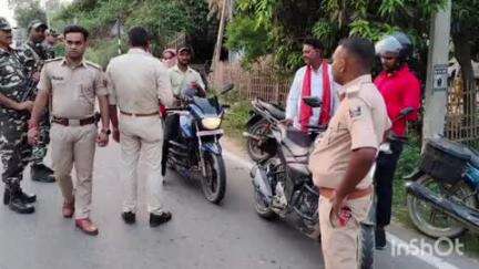 हरलाखी: हरलाखी पुलिस ने एसएसबी जवानों के साथ बॉर्डर इलाके में सघन वाहन चेकिंग अभियान चलाया