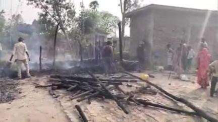 जमुनहा: चमारन पुरवा में अज्ञात कारणों से फूंस के मकान में लगी आग, 20 क्विंटल गेहूं, ₹20 हजार की नकदी समेत घर का सारा सामान जला