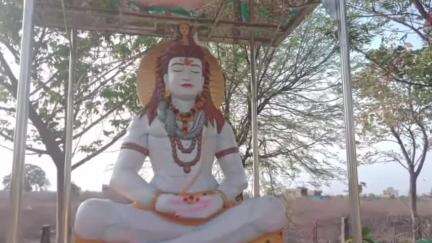 कालापीपल: कालापीपल के मुक्तिधाम में विधायक घनश्याम चंद्रवंशी ने भगवान श्री भोलेनाथ की प्रतिमा का किया अनावरण
