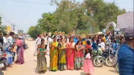 నిజామాబాద్ రూరల్: దుబ్బాక గ్రామంలో మున్నూరు కాపు సంఘం ఆధ్వర్యంలో ఘనంగా బోనాల వేడుకలు