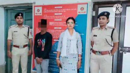 বাঁকুড়া ১: বাঁকুড়া রেল স্টেশনে প্লাটফর্মে চিন্তিত অবস্থায় এক নাবালকে ঘুরতে দেখে উদ্ধার করে তুলে দেয় চাইল্ড লাইনের হাতে আরপিএফ