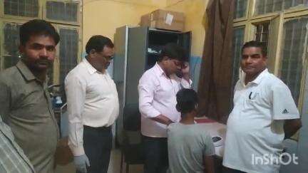 अलीगंज: सदेरा गांव में घर के बाहर बैठे किशोर के पैर में सांप ने काटा, परिजनों ने सीएचसी अलीगंज में कराया भर्ती