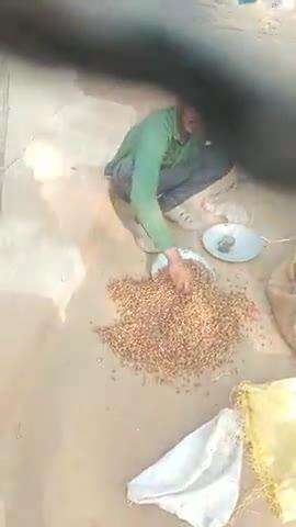 dekhiye kis tarah se thagi hoti h