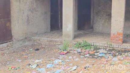 चायल: चायलः डीहवा कटैया में बना पंचायत भवन की उड़ी धज्जियां नहीं मिला पंचायत भवन को रास्ता गामीणों में नाराजगी #jansamasya