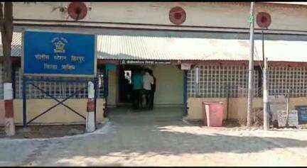 मालेगाव: शिरपूर पोलिस स्टेशनच्या आवारात दोन गटात हाणामारी, ९ जणांविरुद्ध गुन्हे दाखल
