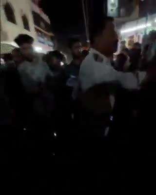 जबलपुर: पत्नी के सामने पति को टीआई ने घसीटा: सड़क पर बाइक खड़ी करने को लेकर विवाद, वीडियो वायरल