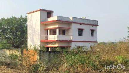 पालोजोरी: फार्म नवाडीह तहसील कचहरी और आवास जर्जर, नवनिर्माण के बाद से ताला लगा हुआ है