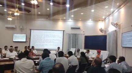 बड़गांव: सांसद की अध्यक्षता में कलेक्ट्रेट स्थित सभागार में संसद सदस्य सड़क सुरक्षा समिति की बैठक हुई