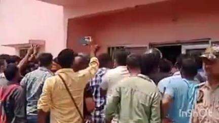 सोहावल: प्रयागराज हाईवे स्थित भरतकुंड टोल प्लाजा पर शव वाहन से टोल वसूलने पर हुआ हंगामा