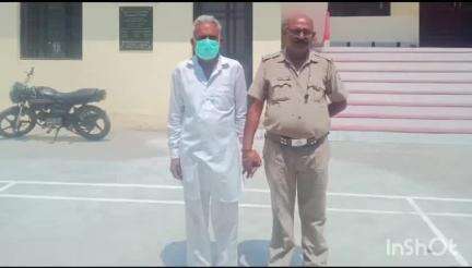 लक्सर: खानपुर थाना क्षेत्र से उप निरीक्षक समीप पांडे के नेतृत्व में मदारपुर निवासी अभियुक्त को न्यायालय के आदेश पर गिरफ्तार