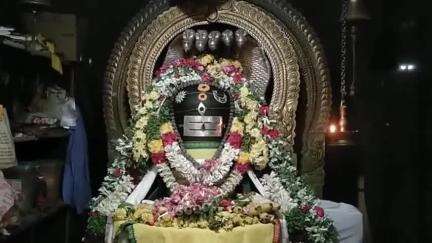 தருமபுரி: நெசவாளர் காலனி தர்மபுரி அதிமுக மாவட்ட வழக்கறிஞர் பிரிவு  சார்பில்  எடப்பாடி பிறந்த நாளை விழா கொண்டாடப்பட்டது.