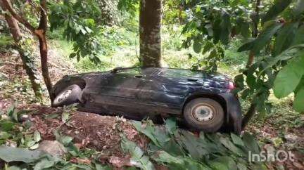 മൂവാറ്റുപുഴ: മീനച്ചിൽ: കൂത്താട്ടുകുളം താമരക്കാട് നിയന്ത്രണം വിട്ട കാറിടിച്ച് ലോട്ടറി തൊഴിലാളി മരിച്ചു, രണ്ടു പേർക്ക് ഗുരുതര പരിക്ക്