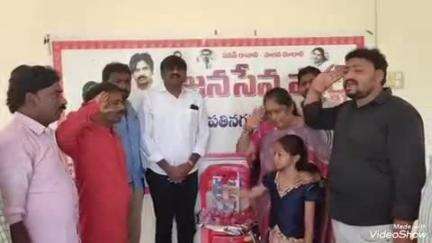 గజపతినగరం: గజపతినగరంలో జవాన్ మురళీ నాయక్‌కు జనసేన పీఏసీ సభ్యురాలు అరుణ ఆధ్వర్యంలో జనసేననేతల నివాళులు  #OperationSindoor