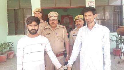 जसवंतनगर: कोतवाली पुलिस ने मोबाईल चोरी करने के आरोप में दो आरोपियों को कटेखेड़ा तिराहे से किया गिरफ्तार, चोरी के मोबाइल किये बरामद