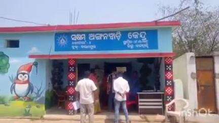 ଧର୍ମଗଡ: କଲମପୁର ବ୍ଲକର ବିଭିନ୍ନ ମଶାରୀ ବଣ୍ଟନ କେନ୍ଦ୍ର ପରିଦର୍ଶନ କରି କାର୍ଯ୍ୟ ତଦାରଖ କଲେ ଗୋଷ୍ଠୀ ଜନସ୍ବାସ୍ଥ୍ୟ ଅଧିକାରୀ