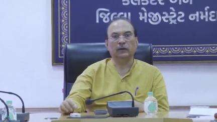 નાંદોદ: રાજપીપળા કલેકટર કચેરી ખાતે કલેકટરના અધ્યક્ષ સ્થાને વેદનશીલ પરિસ્થિતિના સંદર્ભે ઇમરજન્સી પ્રિપેર્ડનેસ અંગેની સમીક્ષા બેઠક