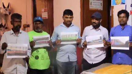 విశాఖపట్నం: పోర్టు యాజమాన్యం కోర్టు ప్రాంతంలో గోడలకు బొమ్మలు వేసిన కళాకారుల బకాయిలు చెల్లించాలి.కుల వివక్ష వ్యతిరేక పోరాట సంఘం