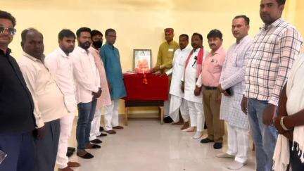 नवाबगंज: समाजवादी पार्टी जिला कार्यालय बाराबंकी में हर्षोल्लास के साथ मनाई गई महात्मा बुद्ध की जयंती