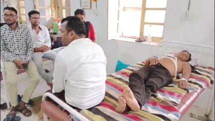 रामनगर के हटवा में बारातियों को नाश्ता पहुंचाने गए युवक पर चाकू से हमला, घायल को सतना जिला अस्पताल रेफर किया गया