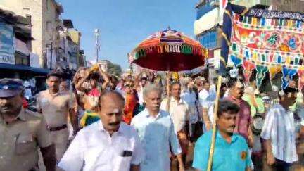 சிங்கம்புனரி: சித்தர் முத்து வடுகநாத சுவாமி கோவிலில் சித்ரா பௌர்ணமி விழா "5,000மேற்பட்டோர் பால்குடம் எடுத்து வழிபாடு "
