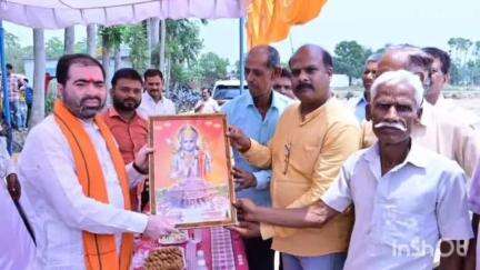 रामसनेही घाट: भरहेमऊ में ग्रामवासियों द्वारा आयोजित क्रिकेट टूर्नामेंट का शुभारंभ राज्य मंत्री सतीश शर्मा ने किया