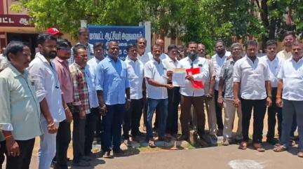 சிவகங்கை: கட்டுமானப் பொருட்கள் விலை உயர்வை எதிர்த்து ஆட்சியரிடம் மனு  கட்டுமான சங்கங்களின் கோரிக்கை