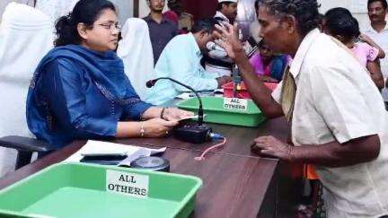 భీమవరం: పీజీఆర్ఎస్ అర్జీలకు నిర్ణీత గడువులోపుగా నాణ్యమైన పరిష్కారాన్ని చూపాలి: కలెక్టర్ చదలవాడ నాగరాణి