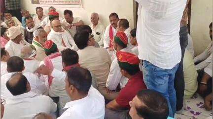चकरनगर: प्रेमपुरा में शहीद जवान को श्रद्धांजलि देने पहुंचे कांग्रेस प्रदेश अध्यक्ष, सरकार पर जताई नाराजगी