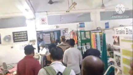 আরামবাগ: রোগীর সেবা শুশ্রূষার প্রতি নার্সদের উৎসাহিত করতে বিশ্ব নার্স দিবসে দক্ষিণ নারায়ণপুর গ্রামীণ হাসপাতালে আরামবাগের বিধায়ক