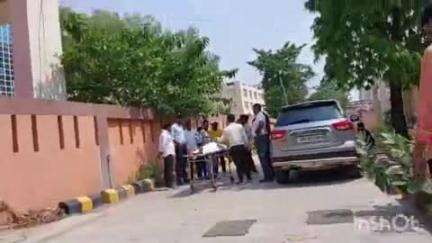 सलेमपुर: रघुनाथपुर के पास बाइक अनियंत्रित होकर पेड़ से टकराई, एक युवक की मौत दूसरा हुआ  घायल