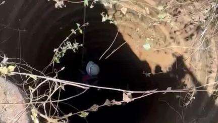 महाबळेश्वर: महाबळेश्वर येथे जुन्या विहिरीमध्ये तुटलेली पुरातन तलवार, भाल्याचे टोक व कट्यार सापडले