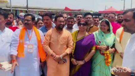 सिकंंदराबाद: लोहारली टोल पर पूर्व विधायक सिकंदराबाद विमला सोलंकी ने भाजपा प्रदेश मंत्री संगठन धर्मपाल सिंह का जोरदार स्वागत किया