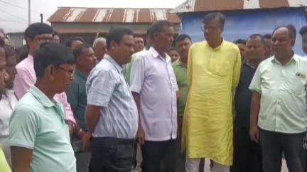 তুফানগঞ্জ ২: মানসাই বাজারে অগ্নিকাণ্ডের ঘটনা পরিদর্শনে এলেন উত্তরবঙ্গ উন্নয়ন পর্ষদের চেয়ারম্যান, দিলেন পাশে থাকার আশ্বাস