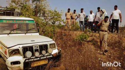 मड़िहान: मड़िहान थाना क्षेत्र के अपर खजूरी के पास डग्गा मार वाहन गड्ढे में पलटने से कई यात्री घायल, एक महिला की हुई मौत