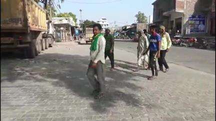 जलेसर: गांव सरानी के प्रधान पर बाड़े और पीएम आवास के नाम पर वसूली का आरोप, ग्रामीणों ने थाना में की शिकायत, पुलिस जांच में जुटी