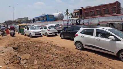 હિંમતનગર: પોલિટેકનિક ચાર રસ્તાથી રોંગ સાઈડથી આવતા વાહનચાલકોને કારણે વારંવાર ટ્રાફિક જામ #jansamasya