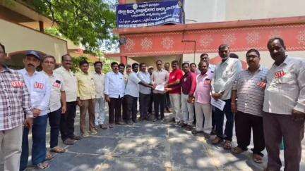 పాఠశాలల పునర్వ్యవస్థీకరణ సమస్యలు పరిష్కరించాలి: యుటిఎఫ్ జిల్లా అధ్యక్షుడు హరిప్రసాద్