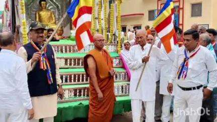 कायमगंज: बौद्ध पूर्णिमा महोत्सव पर संकिसा बौद्ध स्थल पर बैंड बाजों के साथ निकाली गई धम्म यात्रा, पुलिस बल रहा मौजूद